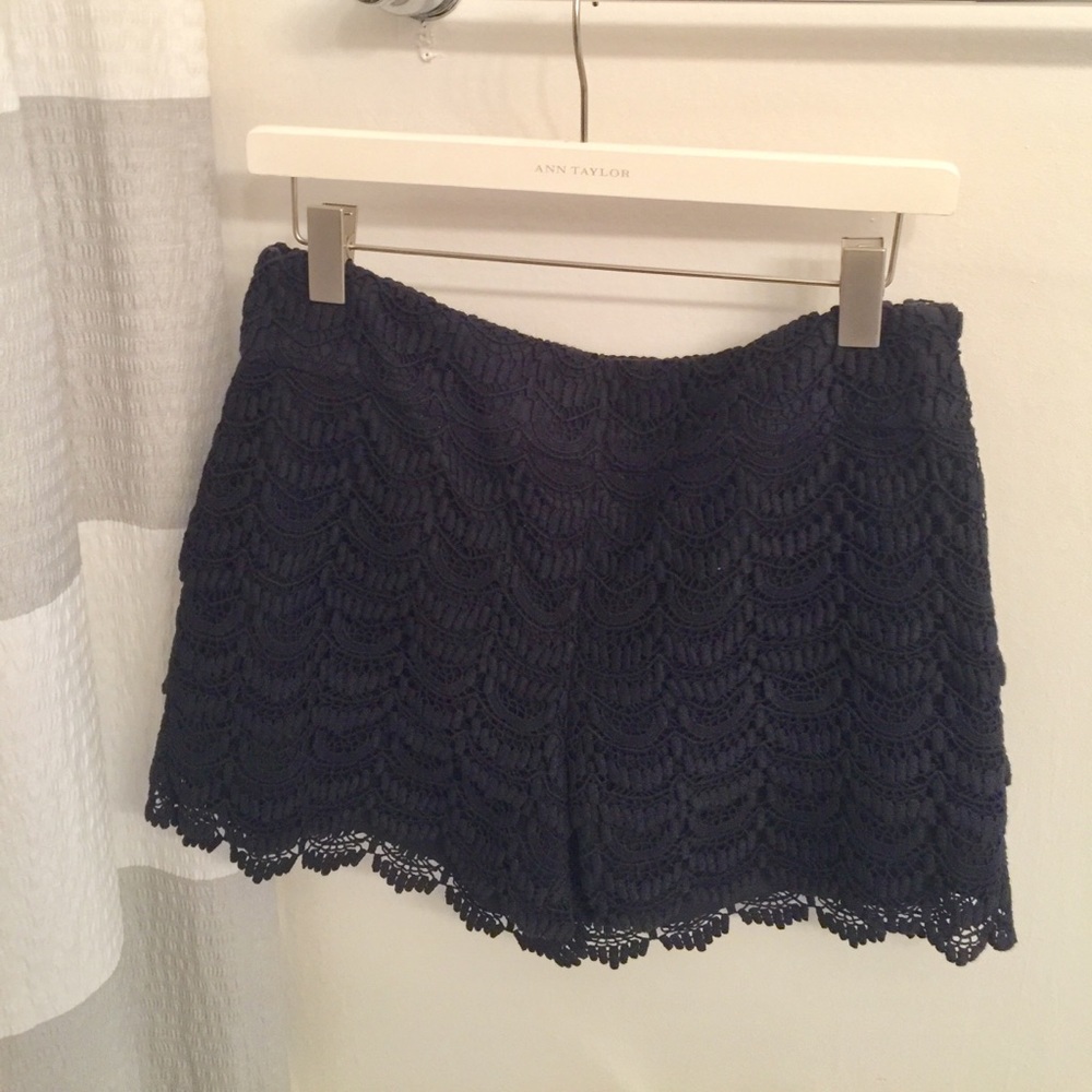 Ann Taylor LOFT Navy Scalloped Lace Shorts